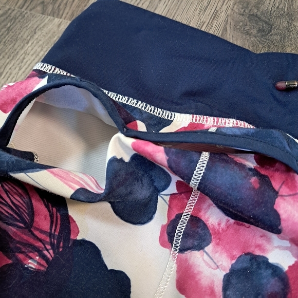 Lululemon Run Speed Short Size 10Yoga Gym Inky Floral Blue Ghost White Berry - Picture 4 of 7